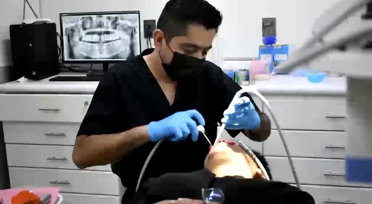Dr. Alejandro Vázquez